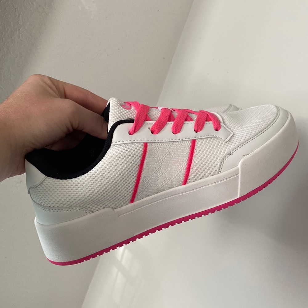 Womens sneakers